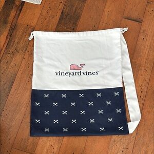 Vineyard Vines White and Navy Laundry Bag